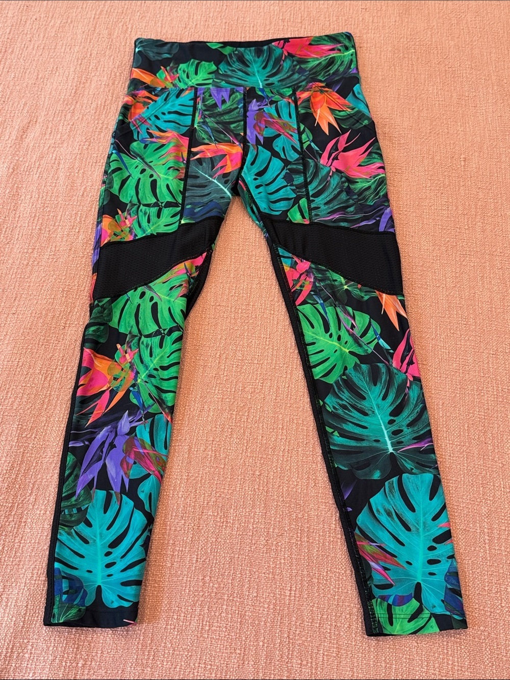 Med. Wms made in USA High-Waist capri Leggings - tropical floral print